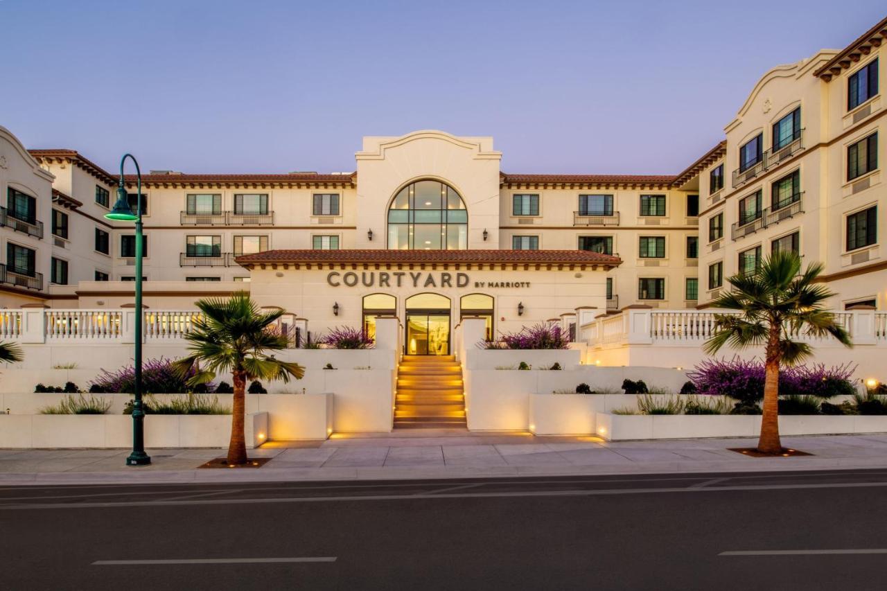 Courtyard By Marriott Santa Cruz Hotel Eksteriør billede